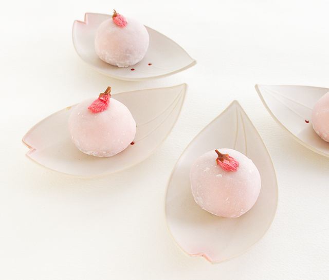 はちの日餅　3月 桜大福